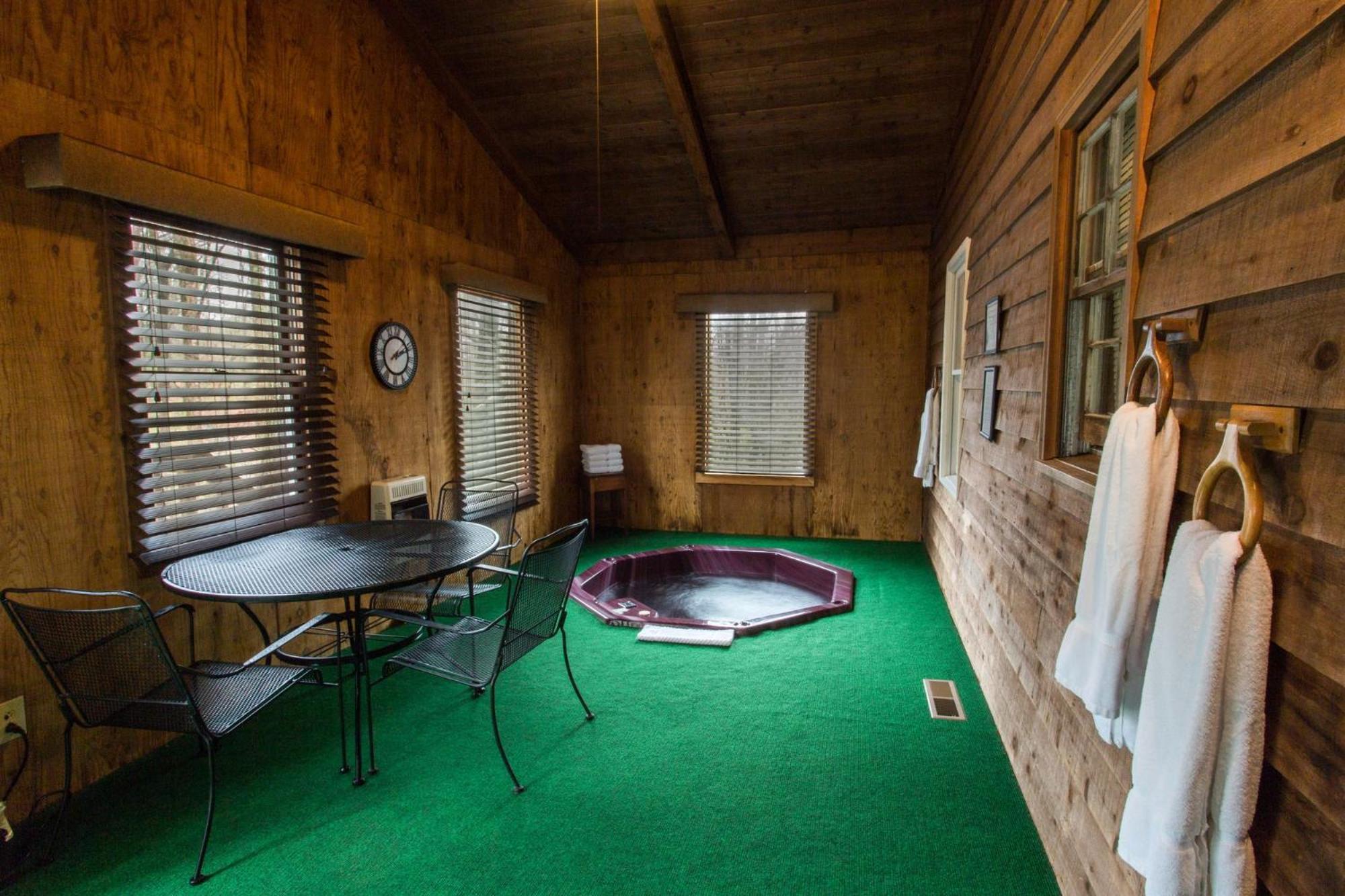Forrest Hills Mountain Resort Dahlonega Exterior photo